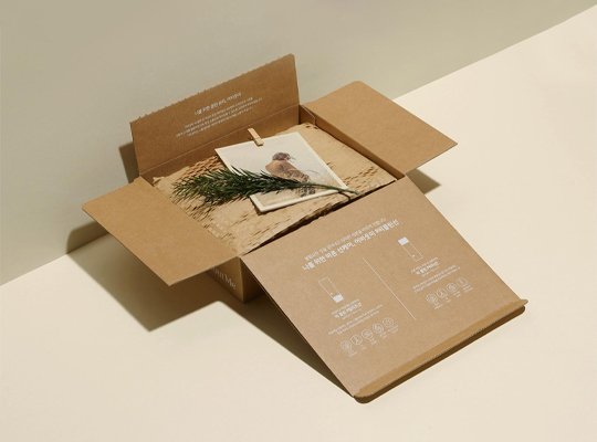 Custom apparel packaging boxes for clothing brands